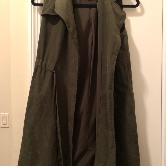 Vest - Picture 2 of 3